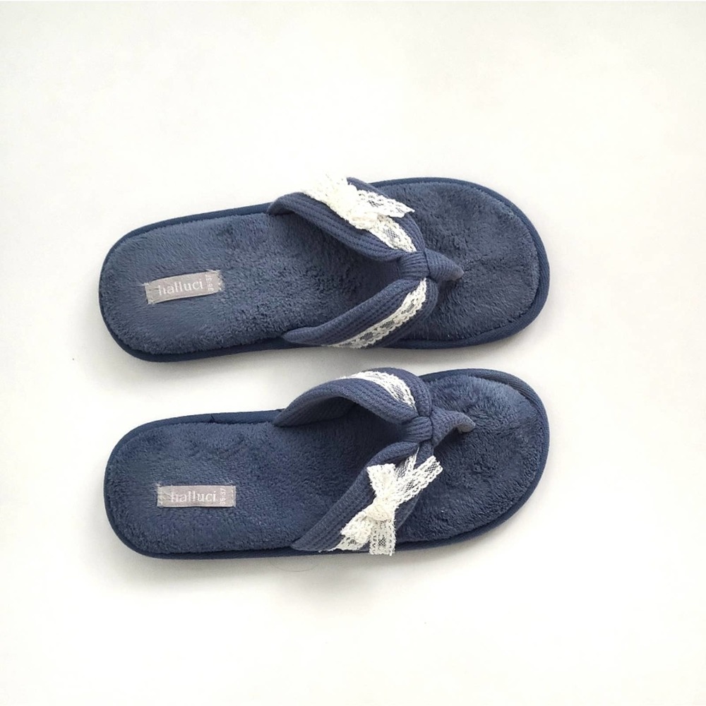 Slippers - Slip ons, Flip flop style.